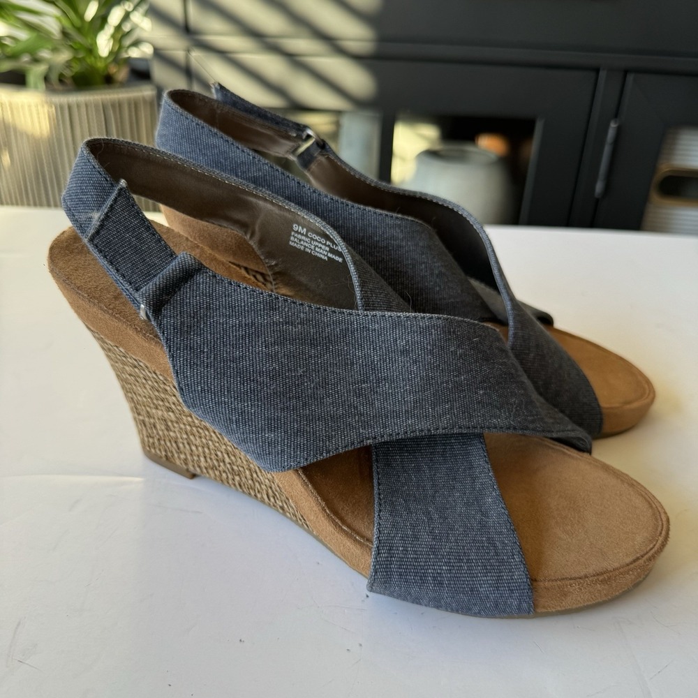 Aerosoles |  "Coco Plush" Women's Denim Blue Wedge Weave Sandals Size 9 Rattan - Picture 9 of 9